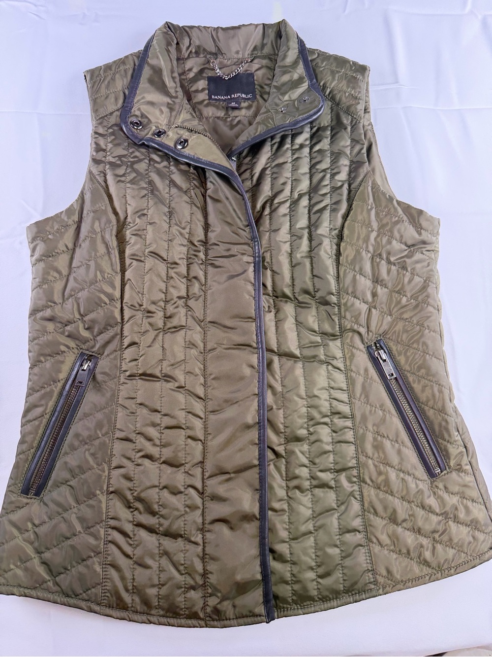 Banana Republic Olive Green Quilted Vest with Zip Pockets Excellent -Medium